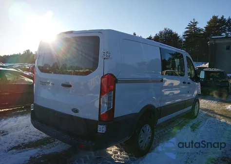 2018 Ford Transit-250 z USA, uszkodzony, nr VIN 1FTYR1YM2JKB32706